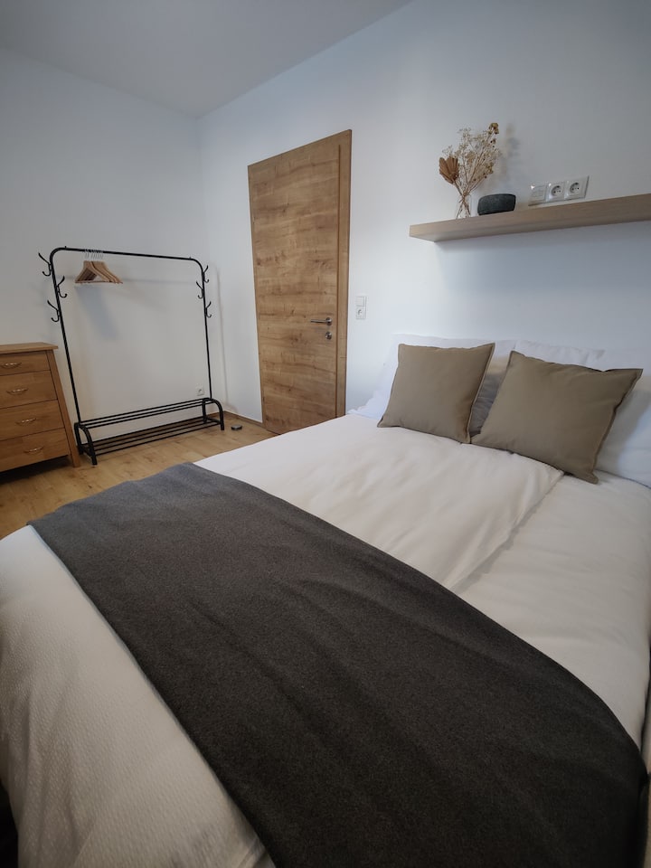 غرفة نوم 2 - 140 × 200