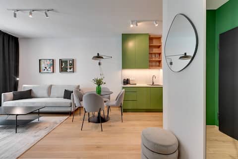 Top Airbnb: Doki A8 | Gdańsk Shipyard & Foodhall | Parking in Młyniska
