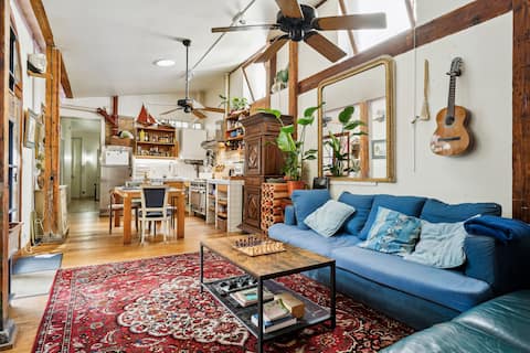 Top performing Airbnb: Unique Garden House in the heart of Paris in Paris 8e Arrondissement