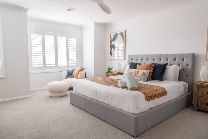 The Shady Tree with Hot Tub! gallery image 5