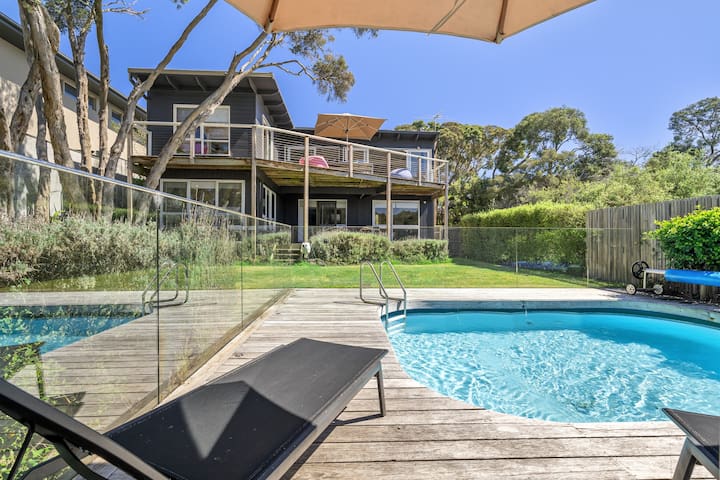 Geoffrey Family Entertainer & Pool, Blairgowrie