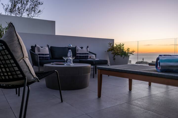 Penthouse with Private Pool – Steadfast Collection gallery image 2