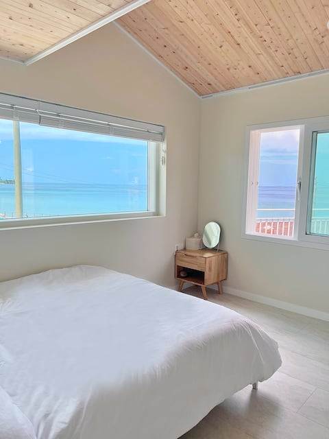 New # Ocean view # Goseong # Chodori Beach 1-minute walk # Hwajinpo Beach 5-minute walk # Yard # Sensibility # Barbecue # Movie Theater