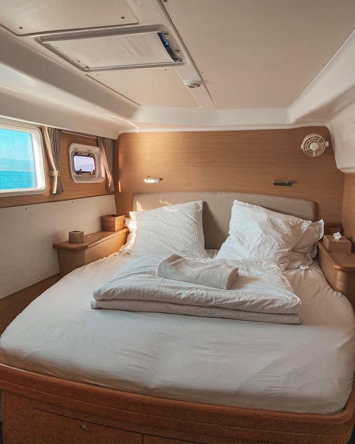 airbnb yacht italy