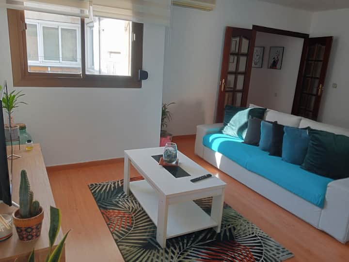 Habitación, Cama De Matrimonio En Piso Compartido - Badalona