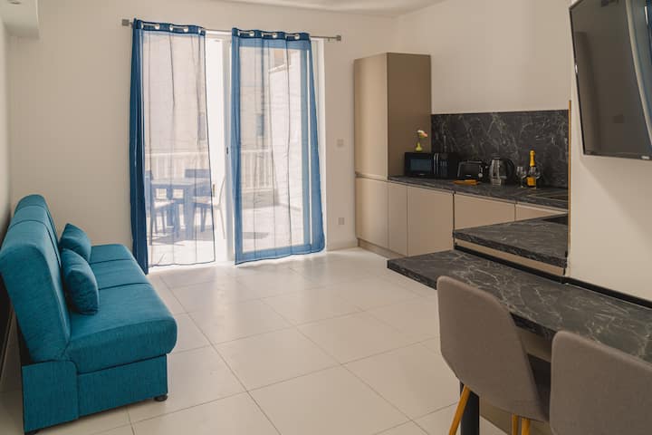 Charming 1bdr Near Sea By Beyond Stay - Malta