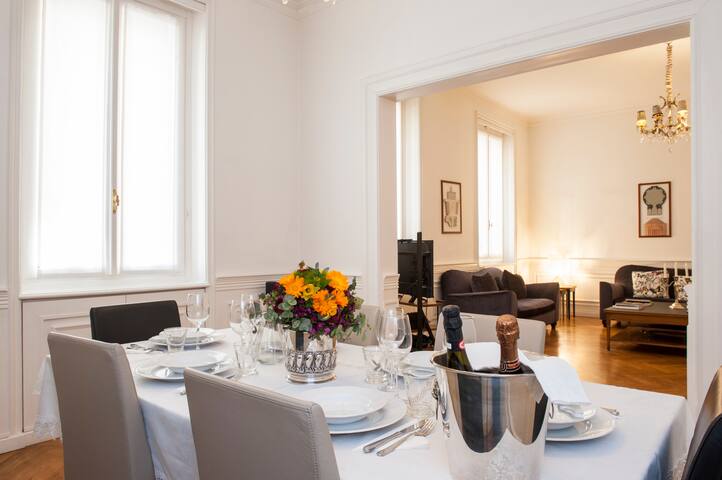 Refined and spacious flat near Piazza del Popolo gallery image 2