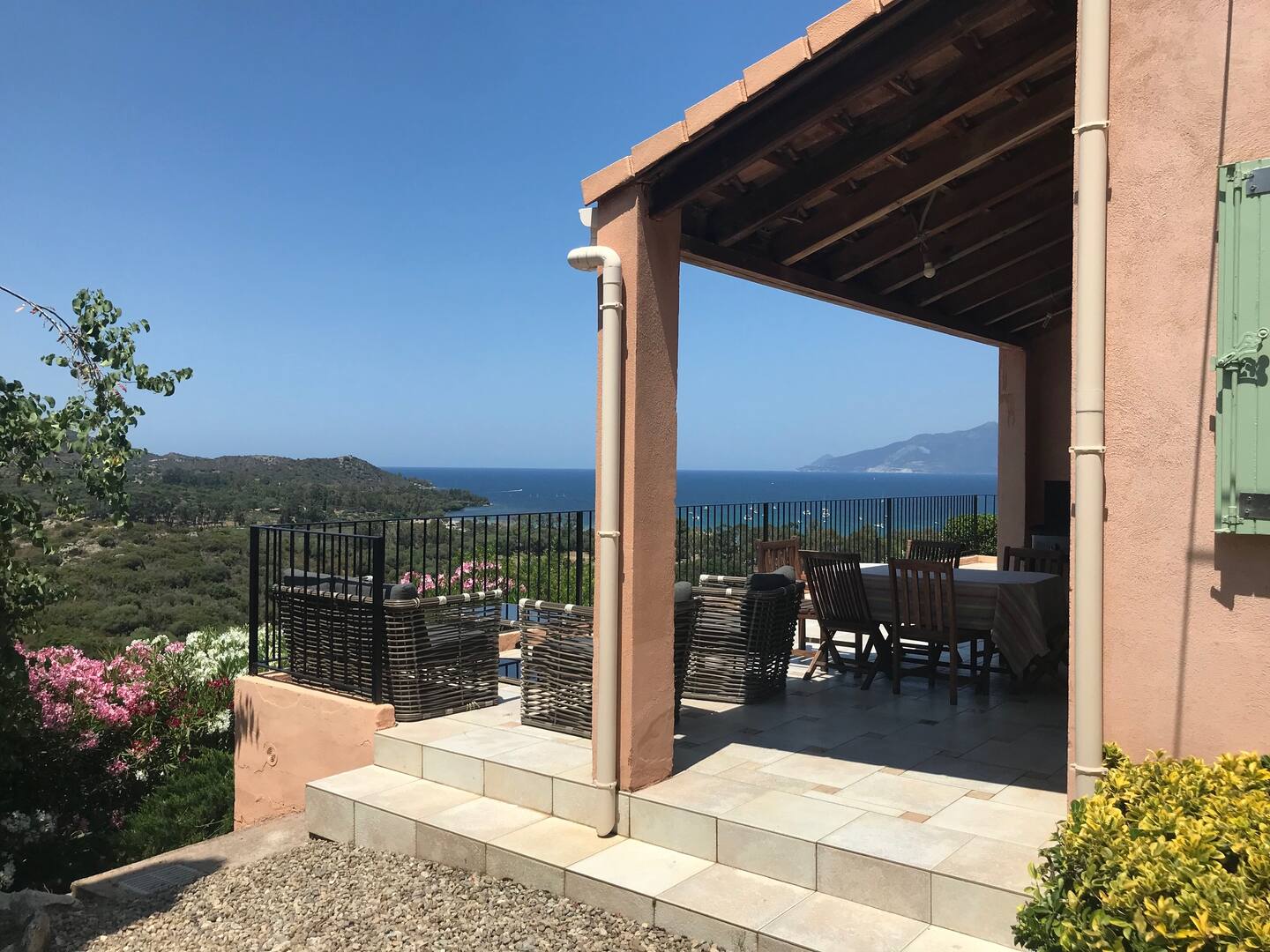 Villa avec piscine Vue imprenable sur le Golfe. — Image du logement 4