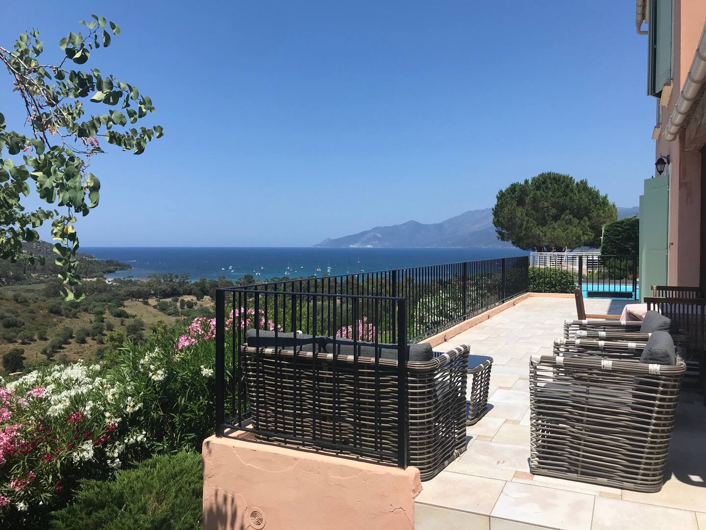 Villa avec piscine Vue imprenable sur le Golfe. — Image du logement 3