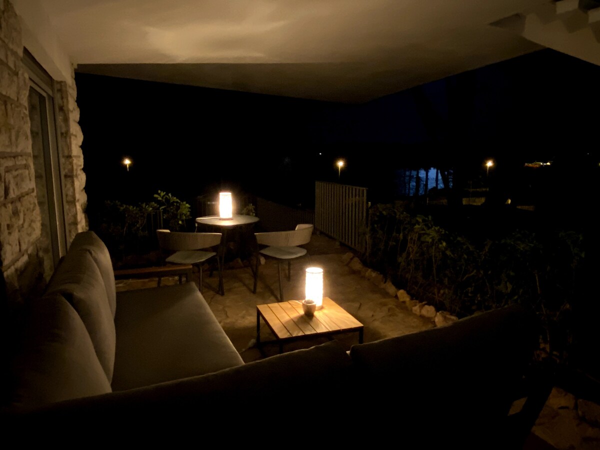 Airbnb performant: Cap d'Antibes Garoupe waterfront swimming pool à Antibes