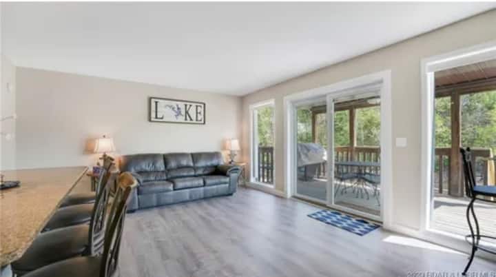 Modern Water Front Condo On Local Horseshoe Bend - Sunrise Beach, MO