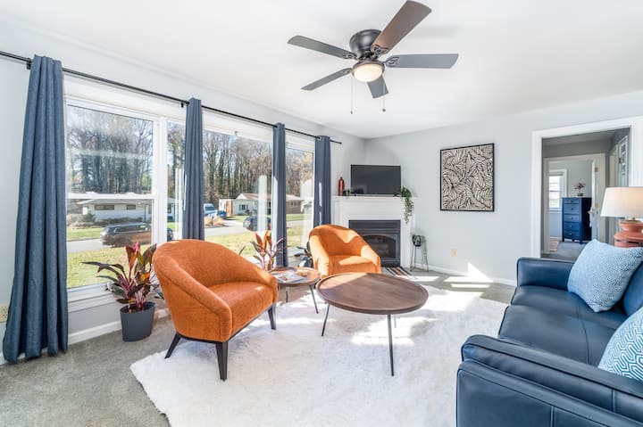 Hot Tub Hideaway, Cozy Home, Private Workspace - Greensboro, NC