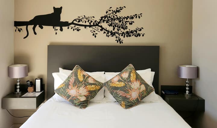 Leopard | Deluxe Double with Elegant Décor