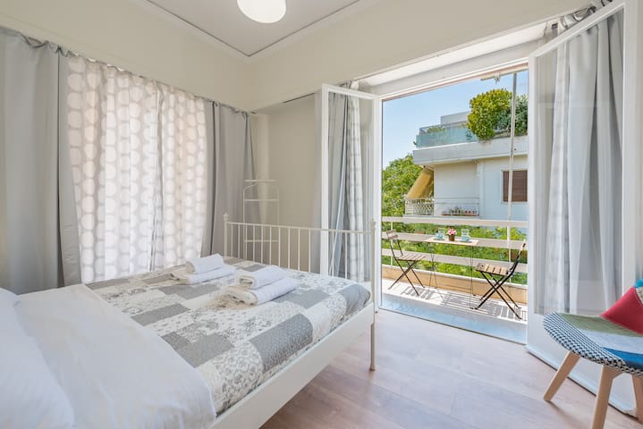 Central flat next to Acropolis