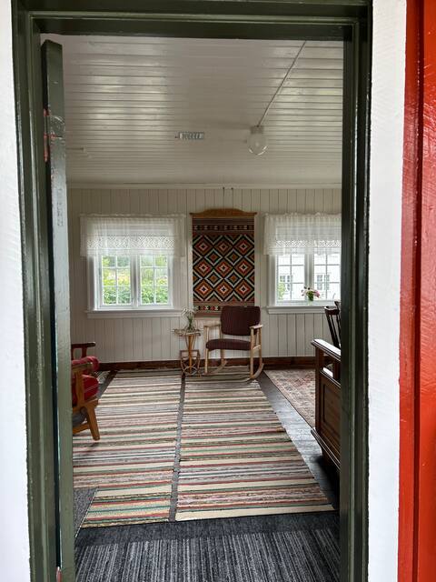 Top performing Airbnb: Charming, older annex in beautiful farm surroundings. in Drangedal