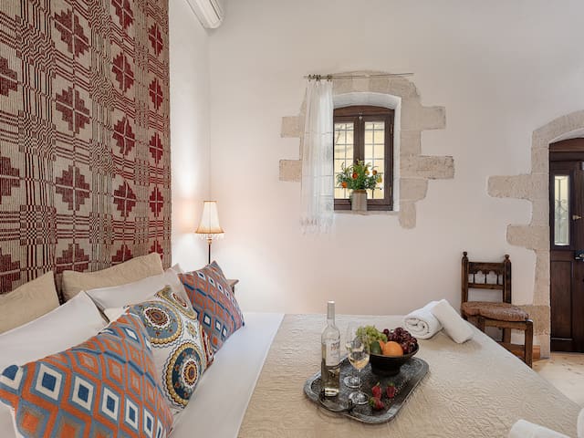 Venetian Stone house (3OO M2)