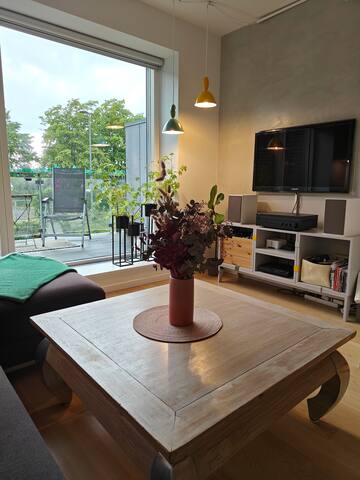 Cozy 3 floor Townhouse gallery image 3