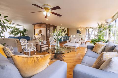 Amazing and spacious apartment, very nicely located!