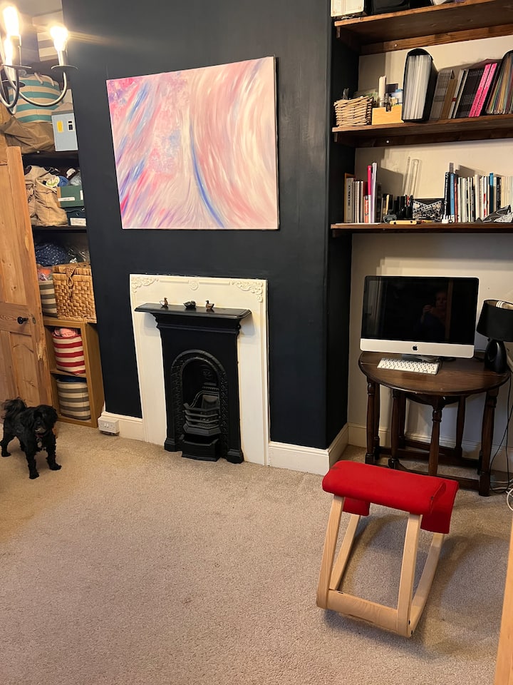 Spacious Double Bedroom - Ashburton
