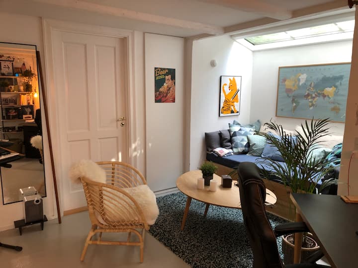 一楼的睡眠安排，可以遮光。