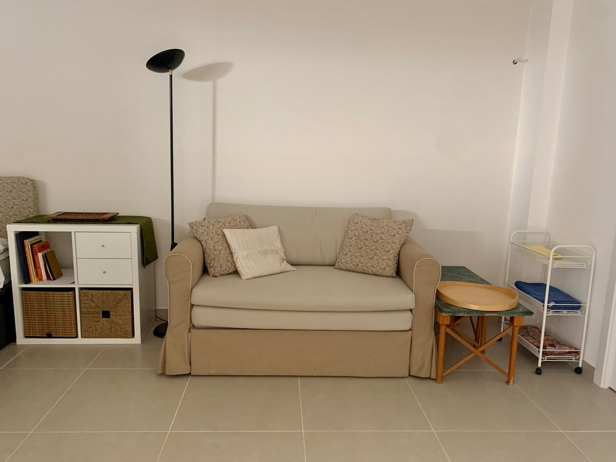 Annonce Airbnb populaire: Mini apartment a stone's throw from the beach à Santa Marinella