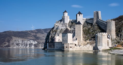 Silver Lake Apartments