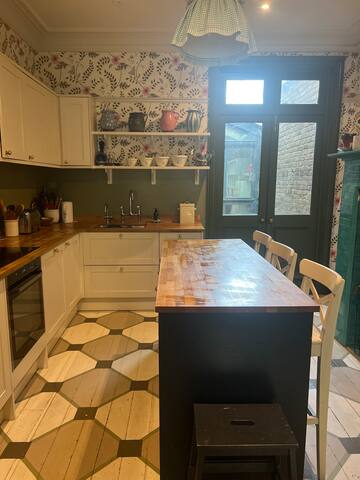 5 bed family house Wandsworth gallery image 3