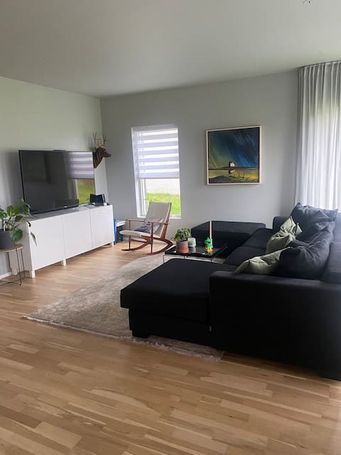 Cozy apartment, great location.