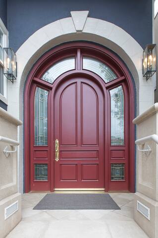 Beautiful 4 BR Forest Hill Home gallery image 4