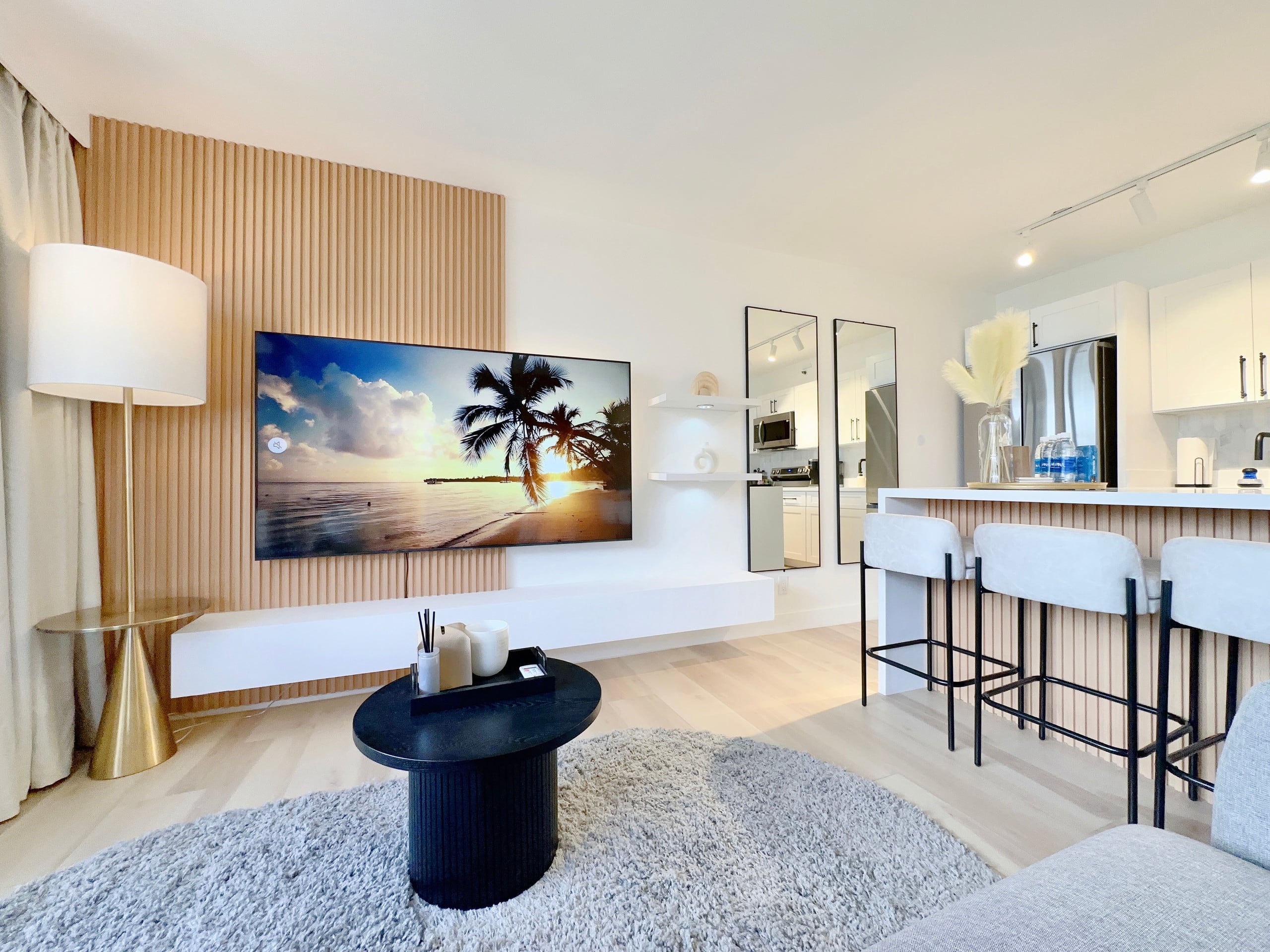 Upscale Modern Waikiki Banyan 1BR Condo w/Parking! - Image 6
