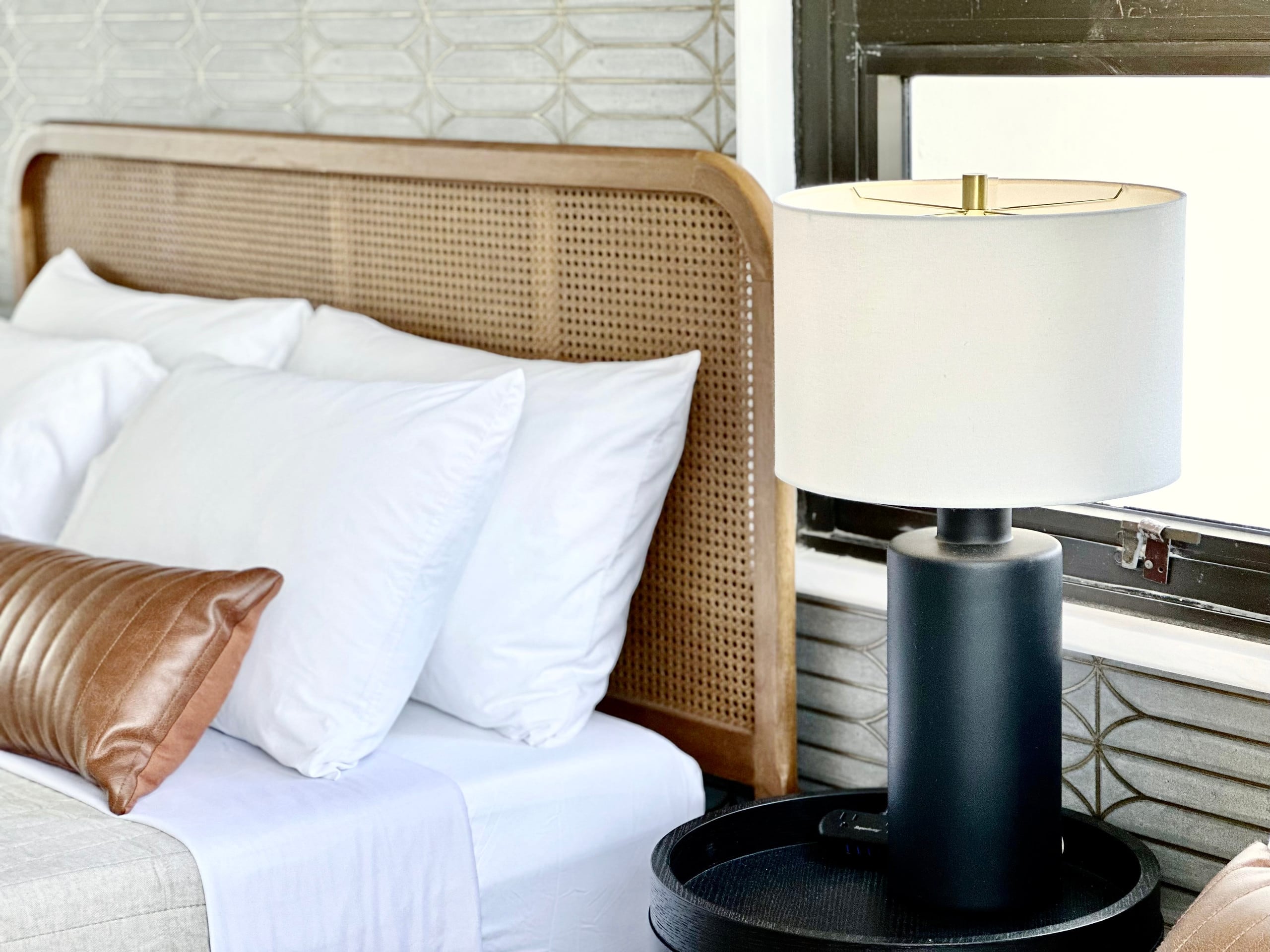 Upscale Modern Waikiki Banyan 1BR Condo w/Parking! - Image 34