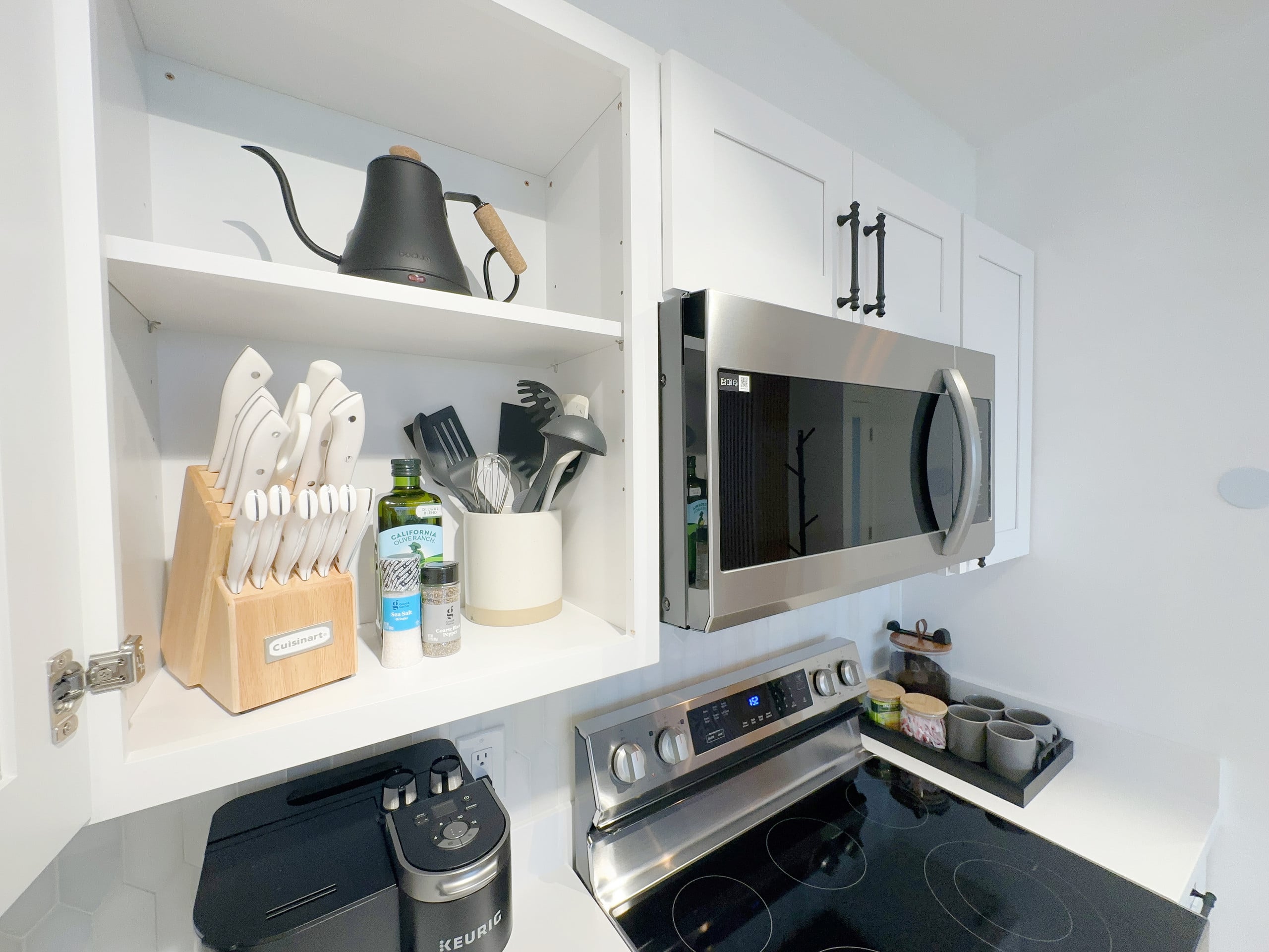 Upscale Modern Waikiki Banyan 1BR Condo w/Parking! - Image 26