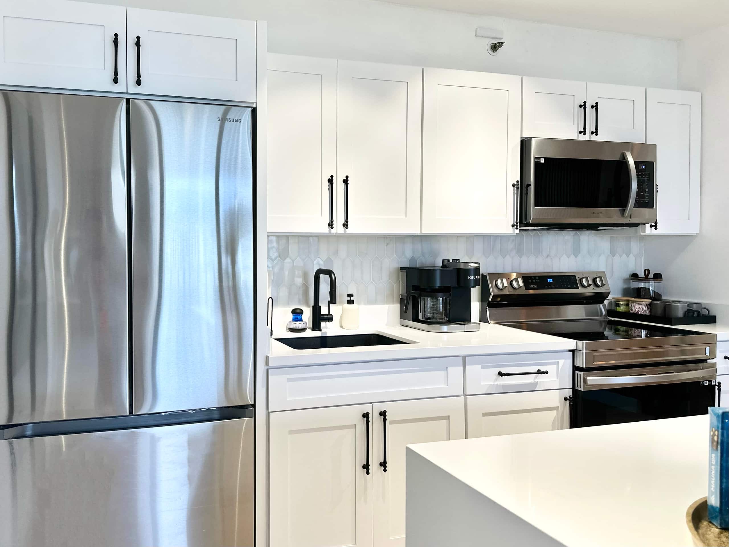 Upscale Modern Waikiki Banyan 1BR Condo w/Parking! - Image 24