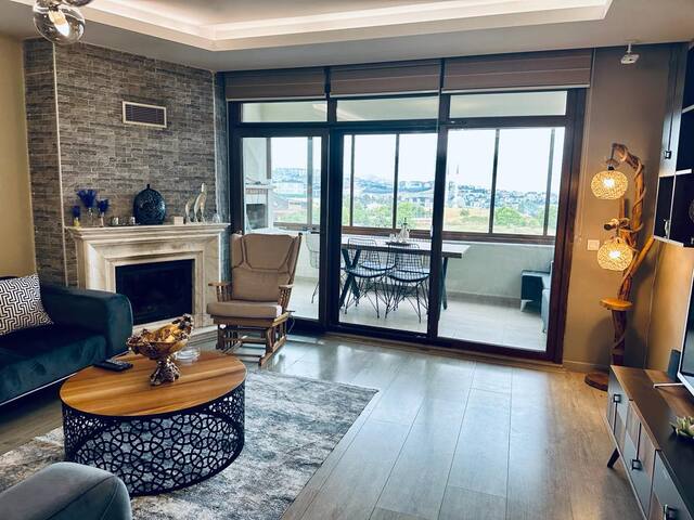 فيلا فاخرة مع إطلالة ساحرة gallery image 2