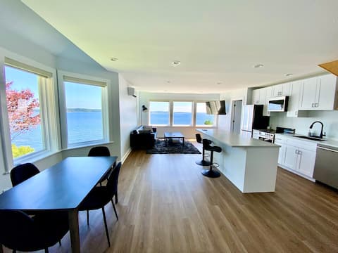 Popular Airbnb listing: Ocean View - King Bed, AC, Parking 10km to Halifax in Armdale