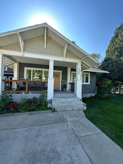 1919 Bungalow (private suite)
