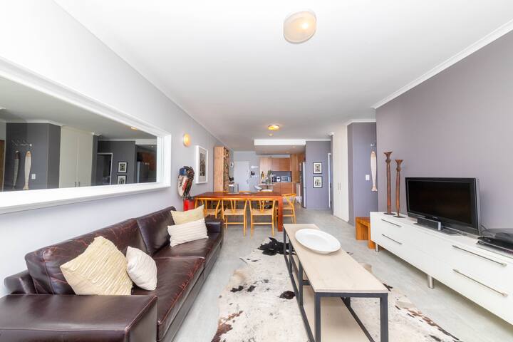 Beachfront Bliss with Table Mountain Views gallery image 5