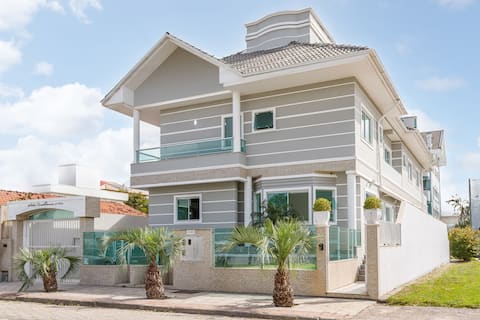 Heated Pool Mansion | 10 Suites | 25 Guests Jacuzzi