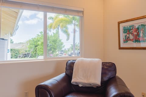 Top performing Airbnb: Spacious Kona Retreat • AC • Sleeps 6 • Lanai in Kaiminani