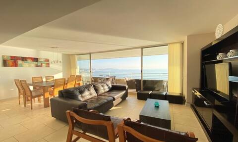 Popular Airbnb listing: Apartment 1300. 13th floor. It has WiFi. in Algarrobo