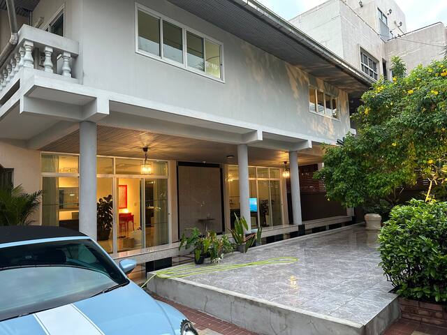 Newly Decorated Cosy House gallery image 2