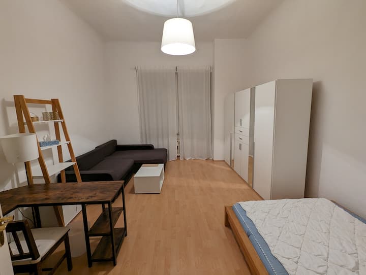 Spacious Apartment Close To Amenities - Kreuzberg