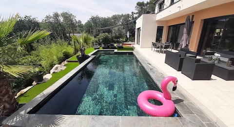 Quiet architect-designed villa 12 minutes from Montpellier