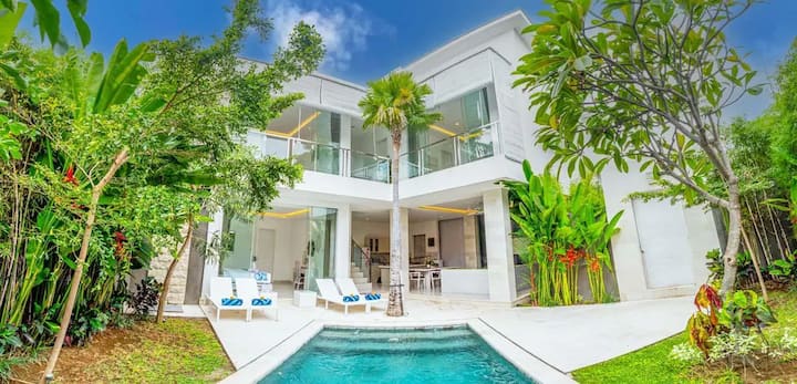 Fantastic 3 Bed Villa, Walk To Beach, Sunny Pool - Bali