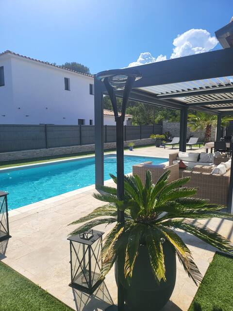 4 bedroom villa with private pool