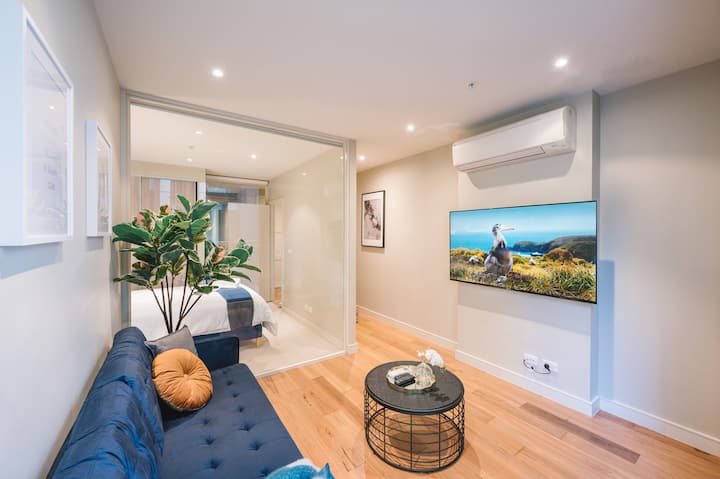 Homely Cbd 2br Suite+ Pool & Gym - Tottenham