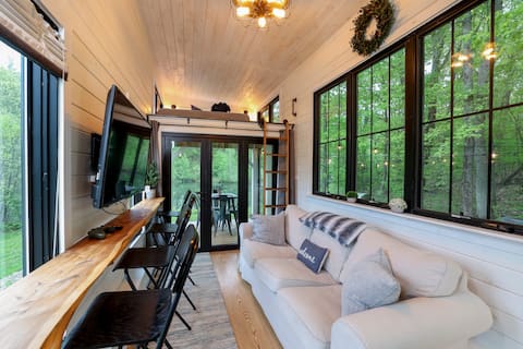 Heaven: FarmHouse & 2 TINY homes