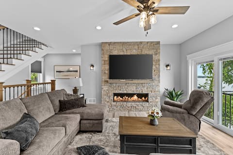 Enjoy Sunsets at Fully Equipped 4BR-Lake Champlain