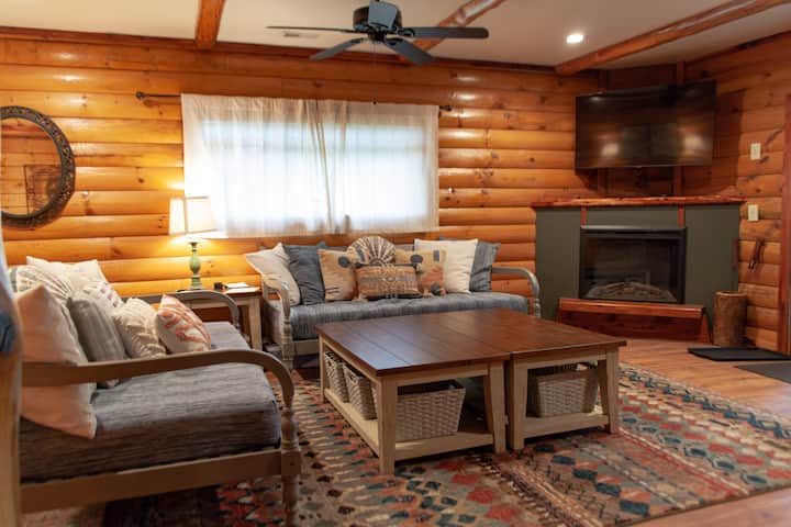 The basement/den has two twin size day beds for relaxing and watching a movie, or sleeping. 