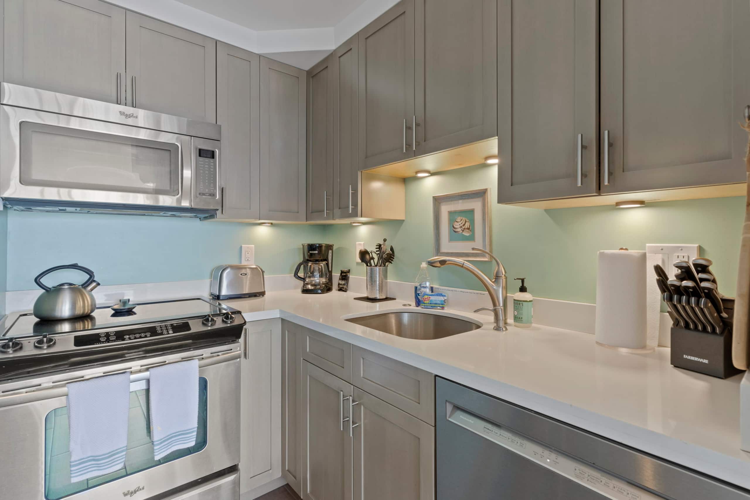 Oceanfront Dream 2Bed/2Bath-Mana Kai Maui Resort - Image 9